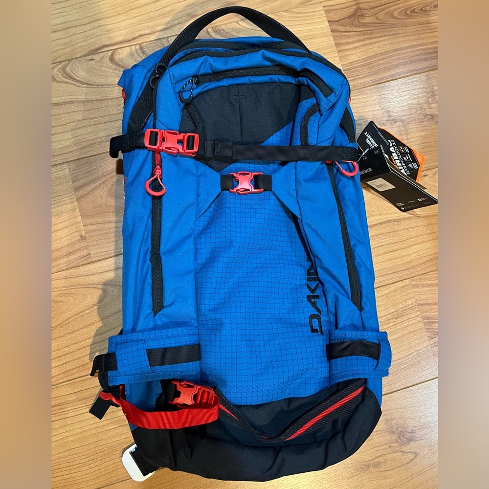 Dakine Poacher RAS 26L NWT